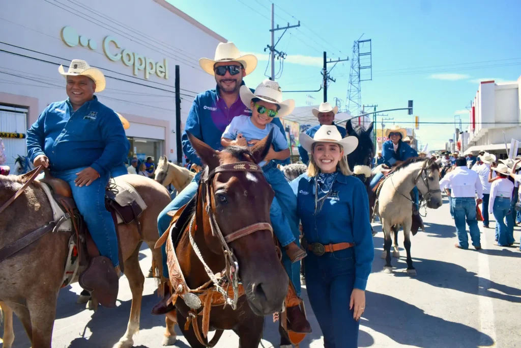 Más de 520 jinetes participan en la cabalgata Sendero de Hidalgo en Monclova